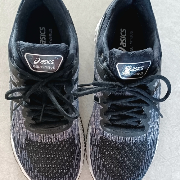 New women's ASICS gel nimbus running/ walking shoes size 9 - Picture 1 of 7